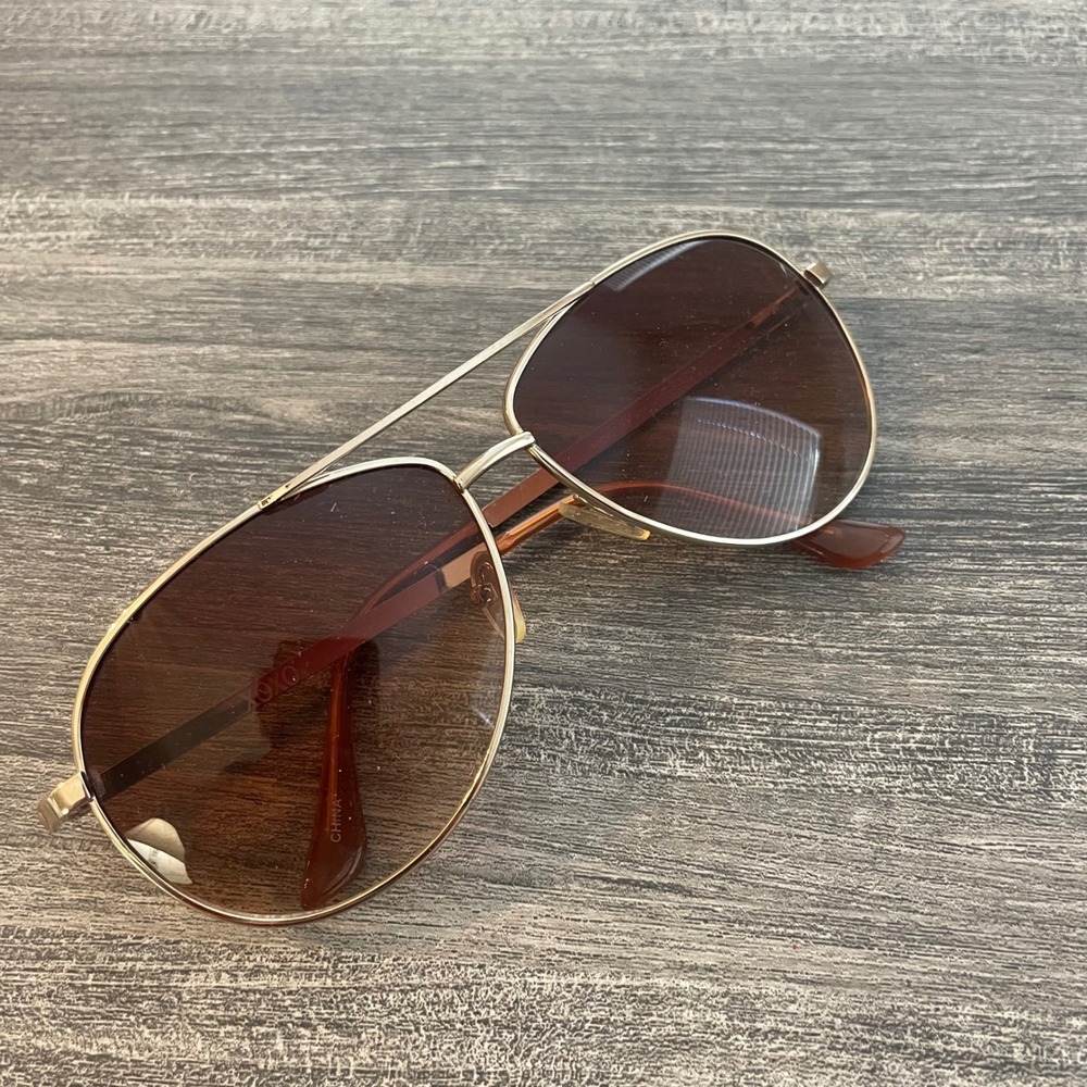 XOXO Womens Gold Aviator Sunglasses Brown Gradient Lens Metal Frame Classic